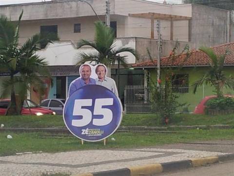Zanolli e Cechinel chamam a atenção do eleitor