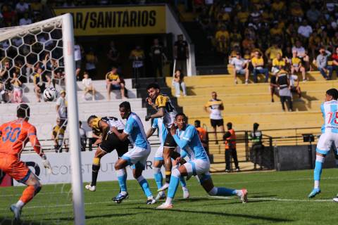Confira o gol e as fotos da vitória do Criciúma diante do Londrina