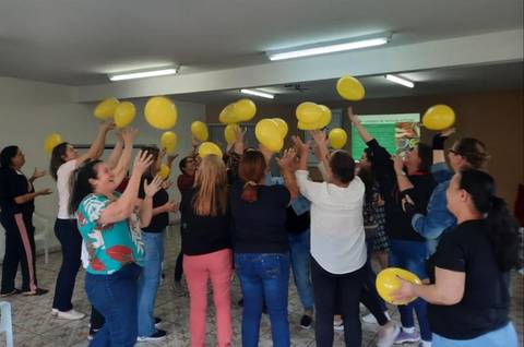 Merendeiras do ensino municipal passam por formação em Urussanga