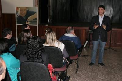 Colaboradores do Bairro da Juventude ouvem Salvaro e Márcio