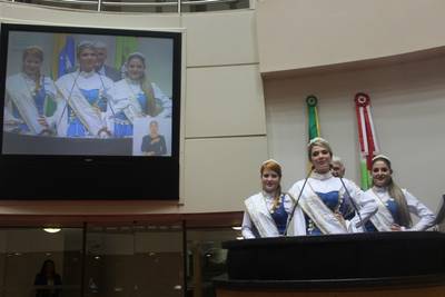 Comitiva divulga 21ª Festa da Tainha na Alesc 