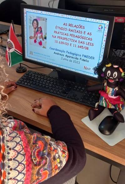 Professores de Criciúma participam de formação sobre cultura afro-brasileira e indígena