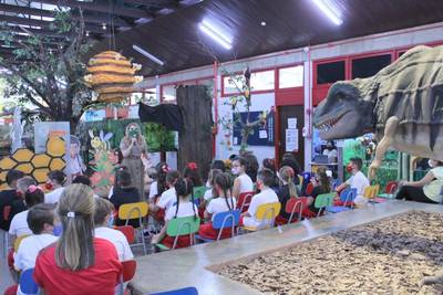 Alunos do Colégio Unesc são recepcionados pelo Museu de Zoologia