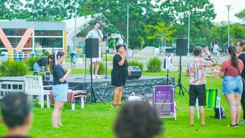 Capivari de Baixo: música, teatro e dança agitam a edição do Domingo no Parque Diamante +Energia
