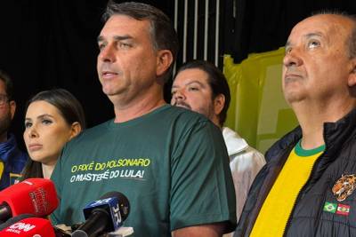 Pelo Estado 15/05: Divulgação de áudios de Flávio Bolsonaro mexem com SC