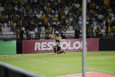 Com hat-trick de Nicolas, Criciúma goleia o Concórdia e está na semifinal da Taça Acesc
