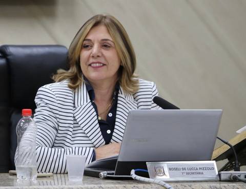 Roseli de Lucca retorna à Câmara após período no Executivo; Tita Belloli deixa legislativo