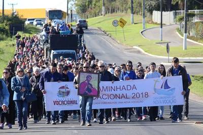 Símbolos vocacionais chegam a Criciúma durante Caminhada diocesana