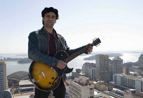 Charles Master e Periódicos Trio neste sábado no Ventuno Pub