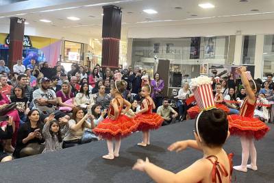 Setembro Cultural: 1,6 mil crianças mostraram seus talentos no palco do Criciúma Shopping