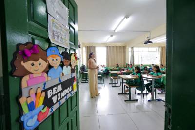Educação de SC inicia ano letivo com ampliação da oferta de inglês