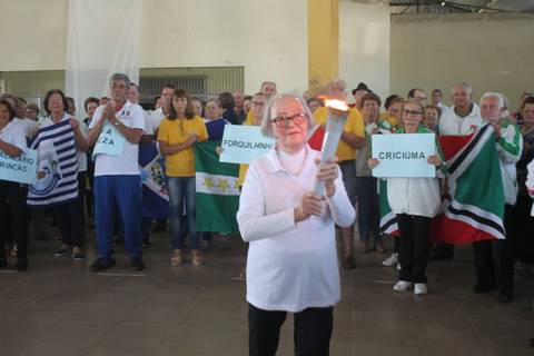 Emoção e integração marcam abertura dos Jogos da 3ª Idade