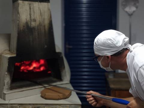 Nascido em família de panificadores, farmacêutico empreende no ramo de pizzaria