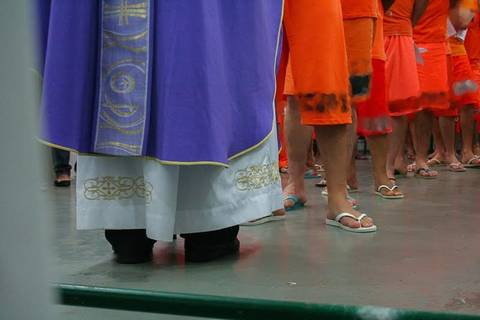 Bispo preside missa em preparação ao Natal na Penitenciária Sul