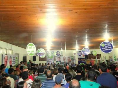Marco e Lussa conversam com a comunidade de São Jerônimo
