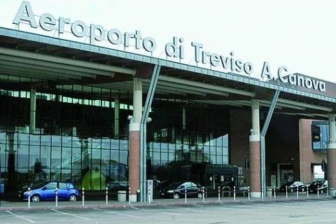 Aeroportos italianos iniciam racionamento de combustível