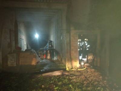 Edícula de tornearia é atingida por incêndio em Araranguá