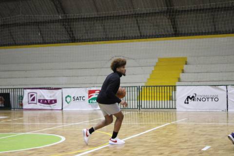 Campeão da NBA treinou há menos de um ano em Criciúma