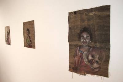 Artista traz outro ângulo da infância em suas pinturas na Unesc