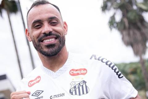 Natural de Morro da Fumaça, Moisés Vieira é contratado pelo Santos