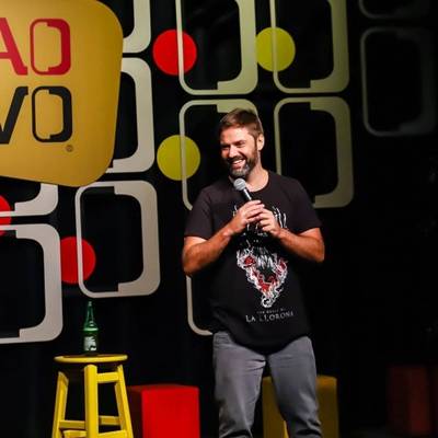 Fábio Rabin apresenta em Criciúma seu novo Stand Up: ‘Tá Embaçado’