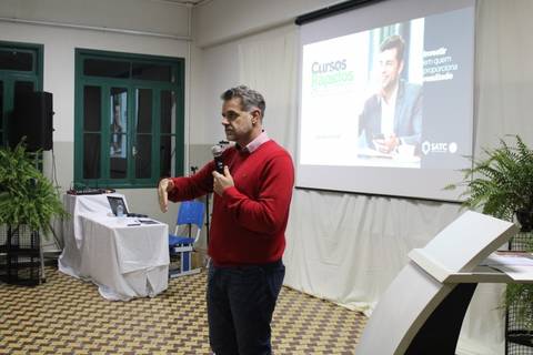 Satc inicia programa de Cursos Rápidos em Turvo com palestra sobre redes sociais 