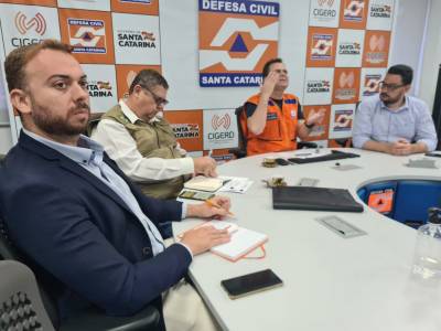 Repasse de recursos para municípios atingidos pelas chuvas é discutido em reunião na Defesa Civil 