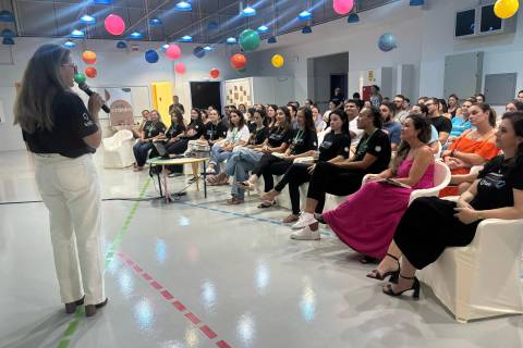 Colégio Satc promove encontro com famílias da Educação Infantil em primeira reunião do ano