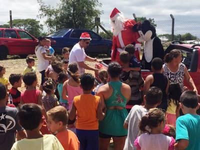 Campanha “Faça um Natal Diferente: Doe Balas e Presentes” é neste sábado