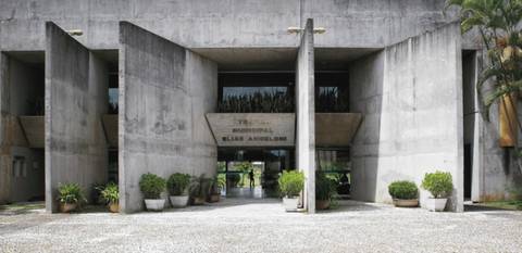 Três peças movimentam o Teatro Elias Angeloni nesta semana