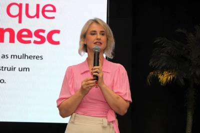 Defesa da educação e amor por ensinar: conheça a história de Gisele Coelho Lopes