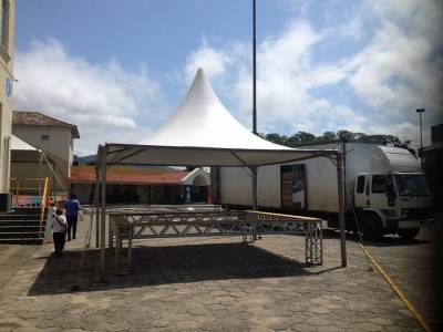 Estrutura do Food Truck começa a ser montada