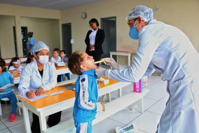 Programa Saúde na Escola entrega kits de saúde bucal para alunos em Nova Veneza