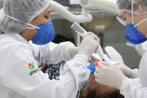 Confira os cuidados essenciais para garantir uma boa saúde bucal