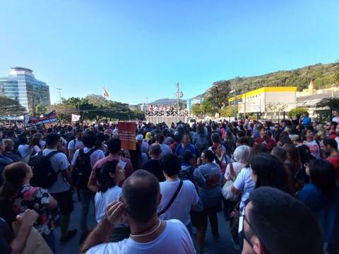 Professores da rede estadual podem deflagrar greve em setembro