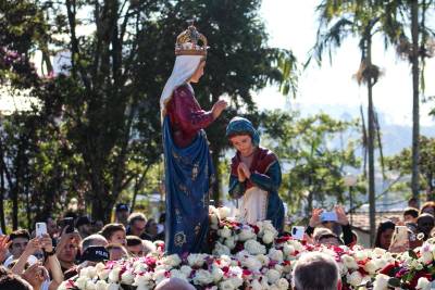Tradição e fé: chegada de Nossa Senhora e Missa Solene mobilizam milhares de fiéis na Festa de Caravaggio