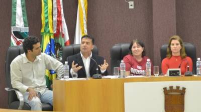 Johnny e Luiz Henrique se encontram com representantes do Siserp