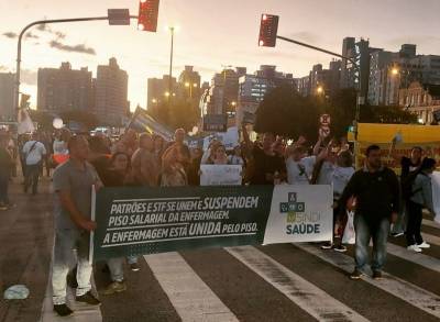Sindisaúde Criciúma participa de mobilização em Florianópolis pelo pagamento do piso da enfermagem