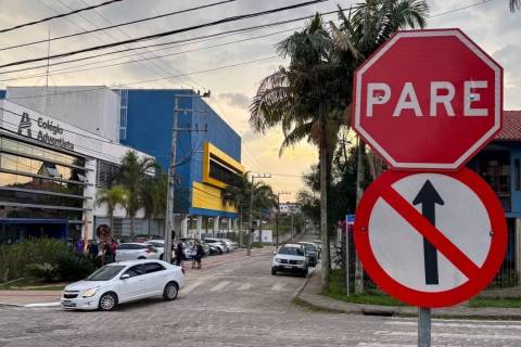 Criciúma amplia implantação de vias de mão única no entorno de escolas