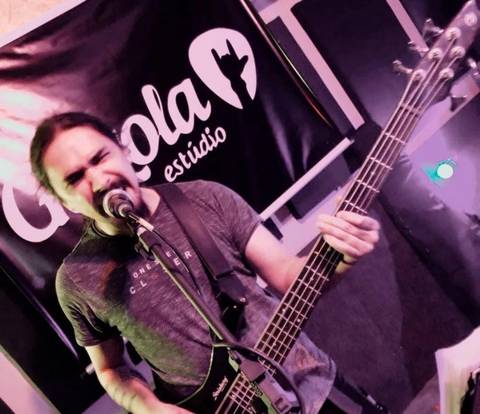 Em evento beneficente, bandas de rock de Criciúma se unem para arrecadar mantimentos ao RS