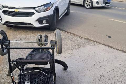 Mãe e bebê que estava no carrinho são atropelados em rodovia de Forquilhinha