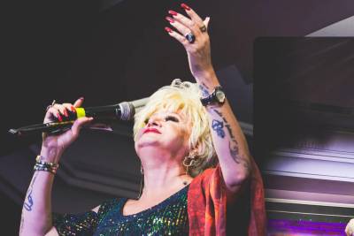 Nany People apresenta show de stand-up no Teatro Elias Angeloni