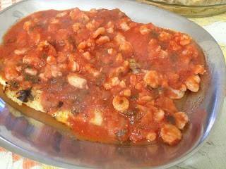 Filé de pescada ao molho de camarão