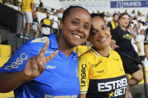 Galeria carvoeira: mais de 5 mil torcedores comemoram goleada do Tigre no Majestoso