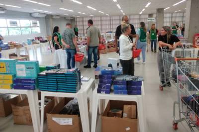 Instituição de Criciúma realiza bazar com produtos apreendidos pela Receita Federal