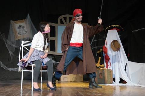 Cia de Teatro Unisul recebe inscrições até amanhã