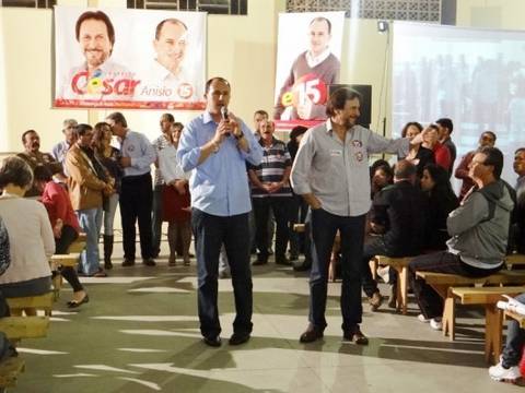 César e Anisio falam sobre agricultura em reunião na Sanga da Areia 