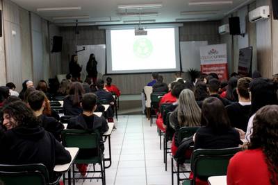 Projeto do Colégio Unesc desperta veia empreendedora dos jovens