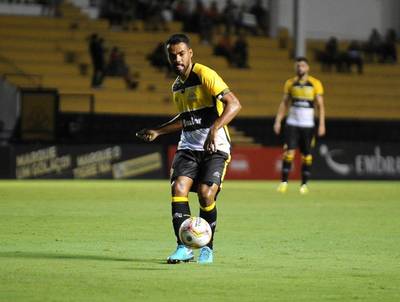 Criciúma dispensa três jogadores do elenco