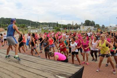 Mais de 300 pessoas participam do primeiro aulão do Programa Ritmo e Saúde